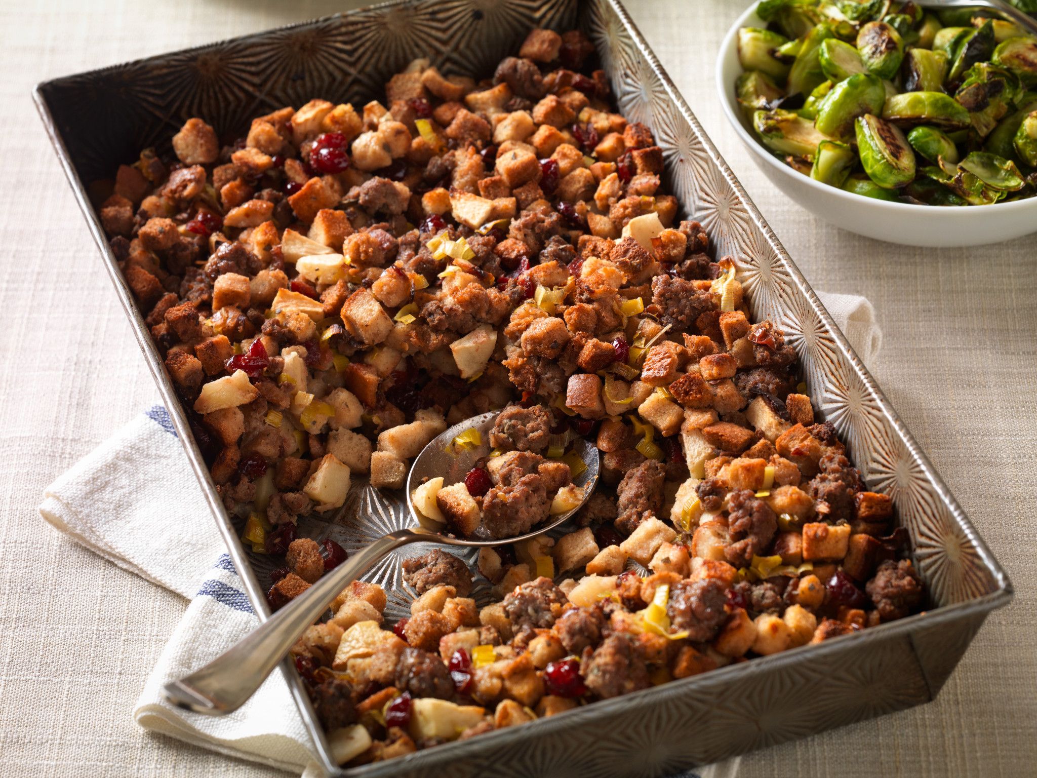 Beef Stuffing with Apples & Cranberries : Strauss Brands