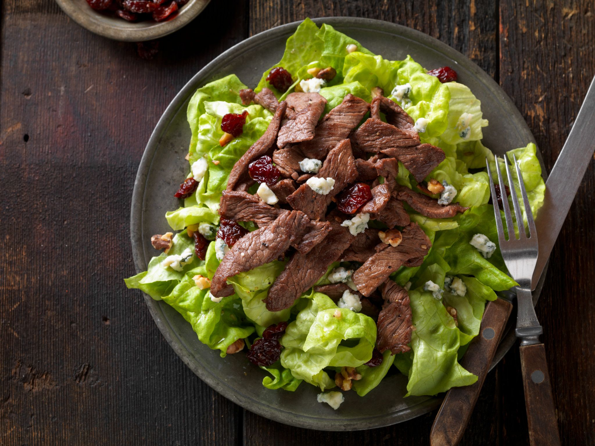 Beef Steak Salad with Dried Cherries : Strauss Brands